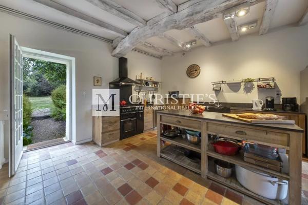 Vente exclusive : ancien domaine de cognac entièrement rénové près d’Angoulême.