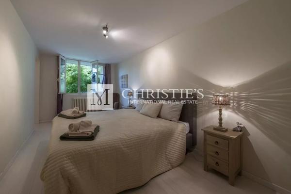 Vente exclusive : ancien domaine de cognac entièrement rénové près d’Angoulême.