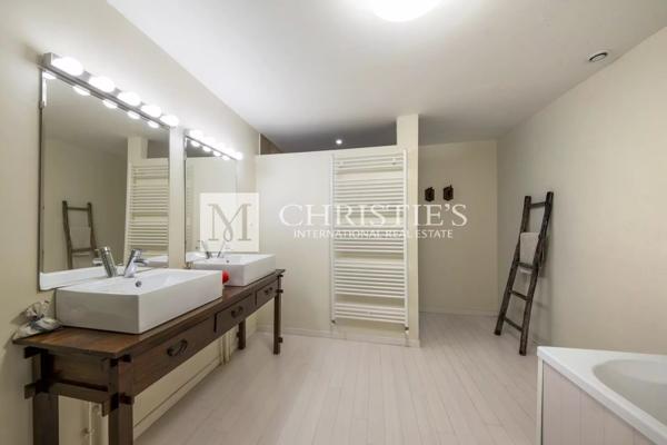 Vente exclusive : ancien domaine de cognac entièrement rénové près d’Angoulême.