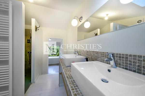 Vente exclusive : ancien domaine de cognac entièrement rénové près d’Angoulême.