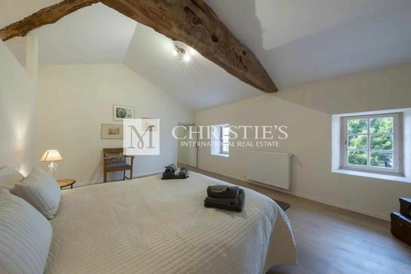 Vente exclusive : ancien domaine de cognac entièrement rénové près d’Angoulême.