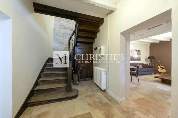 Vente exclusive : ancien domaine de cognac entièrement rénové près d’Angoulême.