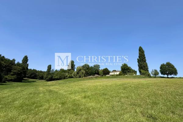 Vente exclusive : ancien domaine de cognac entièrement rénové près d’Angoulême.