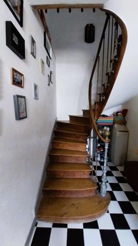 Burie (17770) RARE : Maison de ville au charme intemporel et dépendance réhabilitable avec terrain