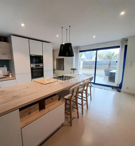 Maison à vendre 5 pièces ERGUE GABERIC (29500)- surface habitable 162.56 m2- 3 chambres - parcelle de 895 m2
