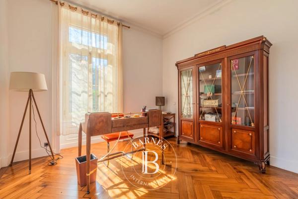Évian-les-Bains, Maison 8 Chambres -  433 m² à vendre