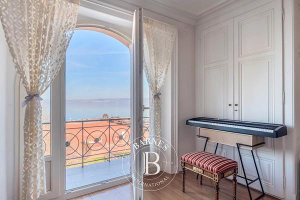 Évian-les-Bains, Maison 8 Chambres -  433 m² à vendre