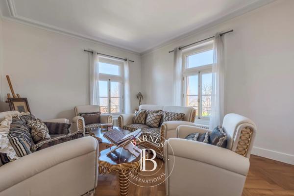 Évian-les-Bains, Maison 8 Chambres -  433 m² à vendre