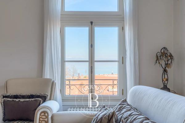 Évian-les-Bains, Maison 8 Chambres -  433 m² à vendre