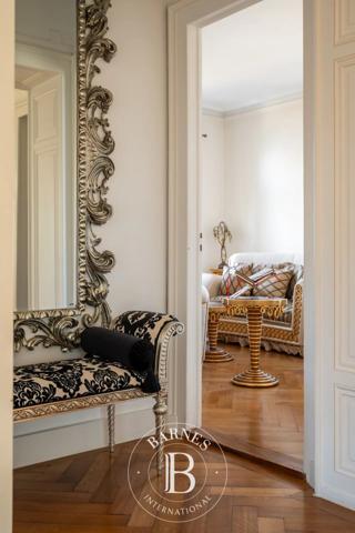 Évian-les-Bains, Maison 8 Chambres -  433 m² à vendre