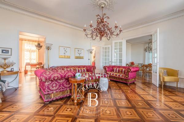 Évian-les-Bains, Maison 8 Chambres -  433 m² à vendre