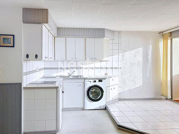 Opportunité à saisir ! Charmant appartement 2 pièces de 34.93 m2 avec vue exceptionnelle sur la mer, les Salins et le Canigou, garage et piscine en option, Gruissan