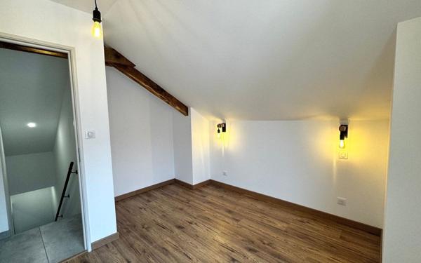 Maison à vendre    7 pièces •  Le Monastère