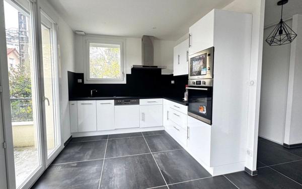 Maison à vendre    7 pièces •  Le Monastère