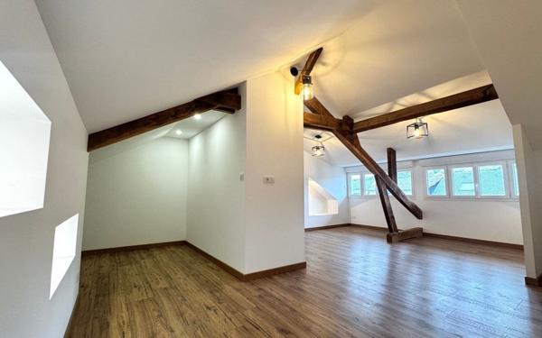 Maison à vendre    7 pièces •  Le Monastère