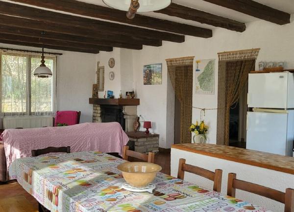 Maison à louer    4 pièces •  Vinezac