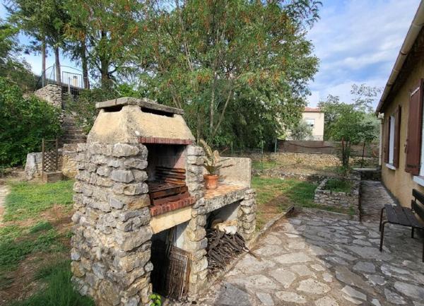 Maison à louer    4 pièces •  Vinezac