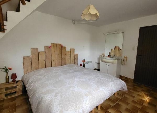 Maison à louer    4 pièces •  Vinezac