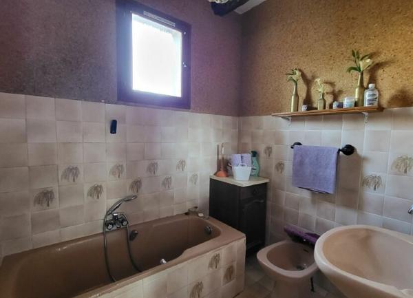 Maison à louer    4 pièces •  Vinezac