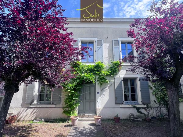 ARGENTONNAY - Maison de caractère - 270 m² hab. avec jardin