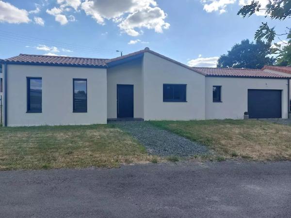 Maison de plain pied à Mauléon