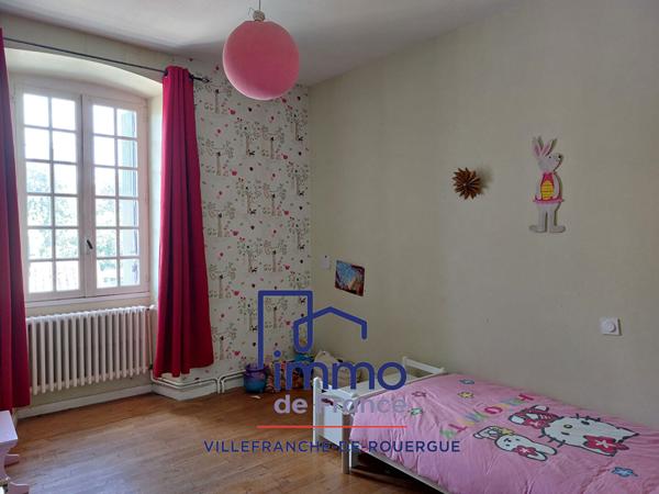 Maison du 17°, 184 m2 hab. avec garage et terrain clos