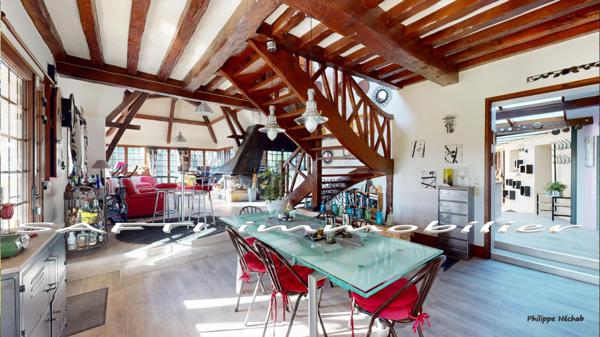 Propriété de 10 pièces, 5 chambres, 2 vérandas, piscine d'intérieur, terrain clos de 3500m2.