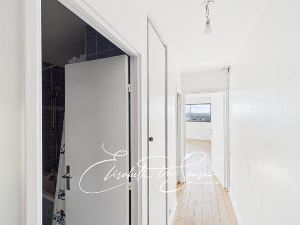 STUDIO SANS VIS A VIS DANS RESIDENCE DE STANDING