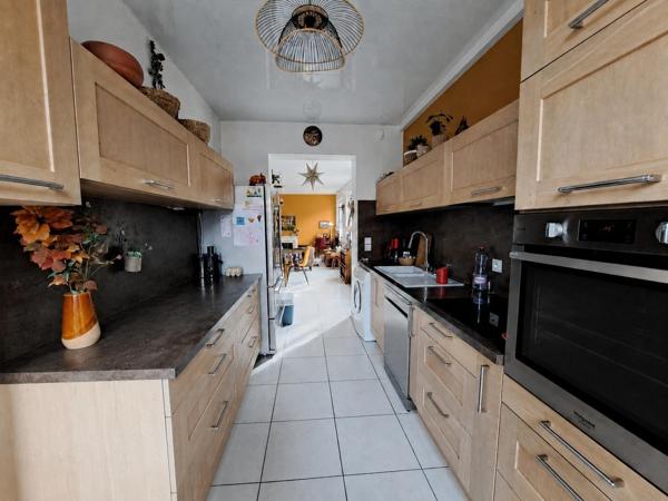 APPARTEMENT D’EXCEPTION ENTIÈREMENT RÉNOVÉ AVEC TERRASSE PLEIN SUD