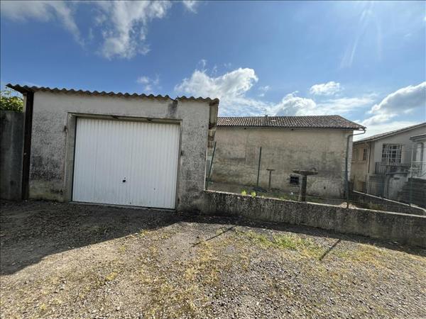 Maison à vendre |  Confolens |  5 pièces | 225 m²