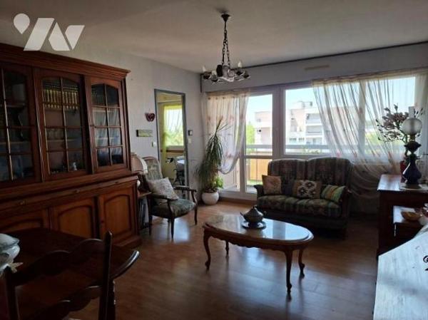 Square des Anciennes Provinces - Appartement T3 lumineux avec balcon - Dernier étage