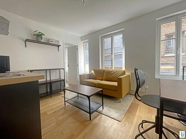 CENTRE VILLE DE ROUEN - Joli F2 MEUBLE de 24,76 m²