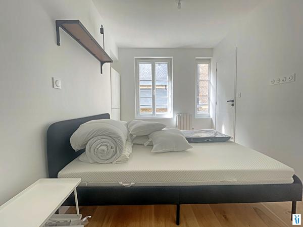 CENTRE VILLE DE ROUEN - Joli F2 MEUBLE de 24,76 m²