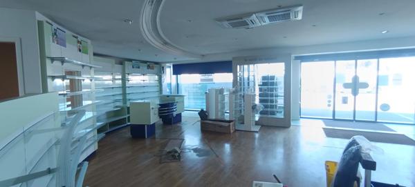 A vendre, immeuble commercial 160m2 libre, La Cotinière, Dpt Charente Maritime (17)