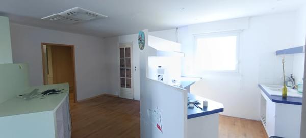 A vendre, immeuble commercial 160m2 libre, La Cotinière, Dpt Charente Maritime (17)