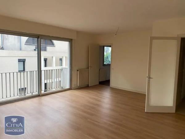 Appartement à louer 4 pièces 97.47m² Niort (79000)