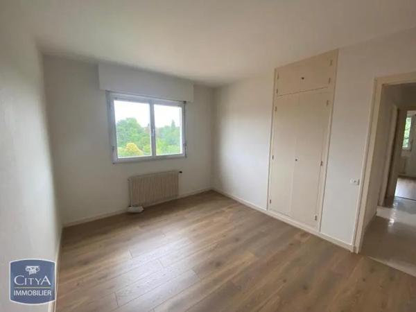 Appartement à louer 4 pièces 97.47m² Niort (79000)