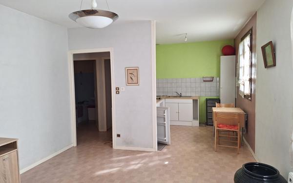 Appartement à louer    1 pièce • 30 m2 Saint-Yrieix-la-Perche