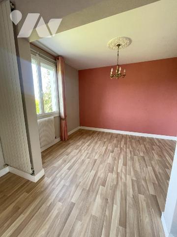 Appartement 3 chambres cave et garage