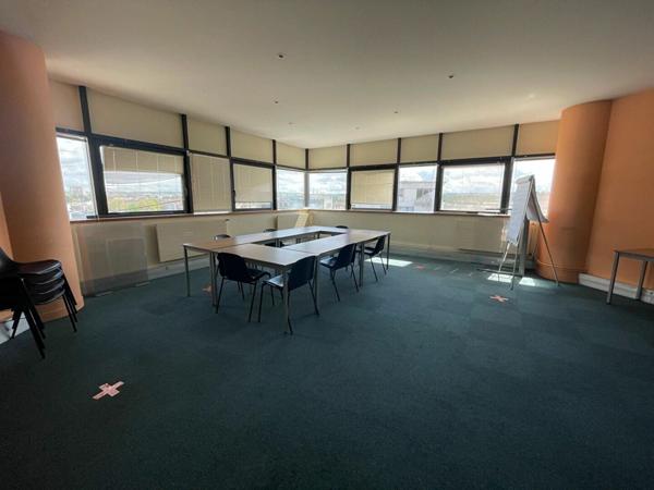 Immeuble à vendre    1 pièce •  Meaux