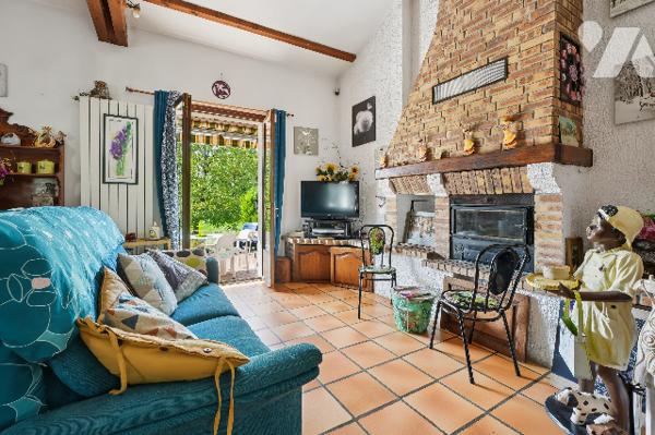 Villa 118 m² sur 1017 m², 5 ch. jardin, 2 garages.