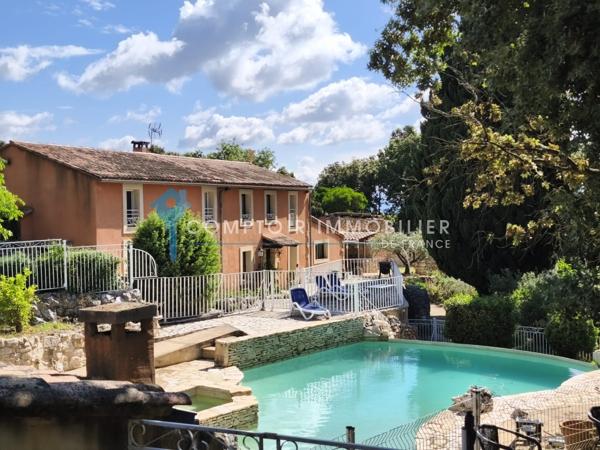 Propriete
                                                                                                                                                                                                                                                                                                                        7 pièce(s)                                                                                                                                                                                                          5 chambre(s)                                                                                                                                                                                                          260  m²