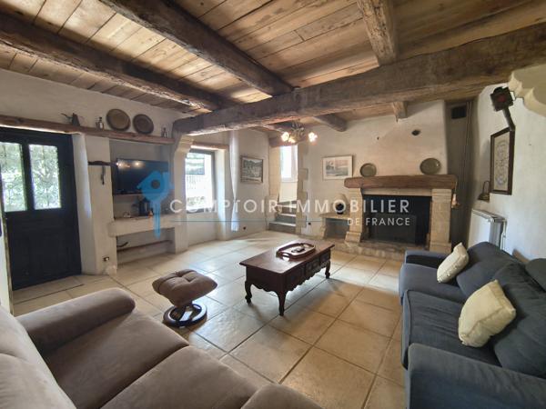 Propriete
                                                                                                                                                                                                                                                                                                                        7 pièce(s)                                                                                                                                                                                                          5 chambre(s)                                                                                                                                                                                                          260  m²