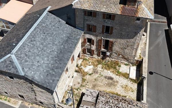 Maison à vendre    8 pièces •  Saint-Alban-sur-Limagnole