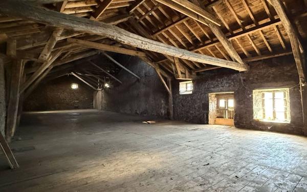 Maison à vendre    8 pièces •  Saint-Alban-sur-Limagnole