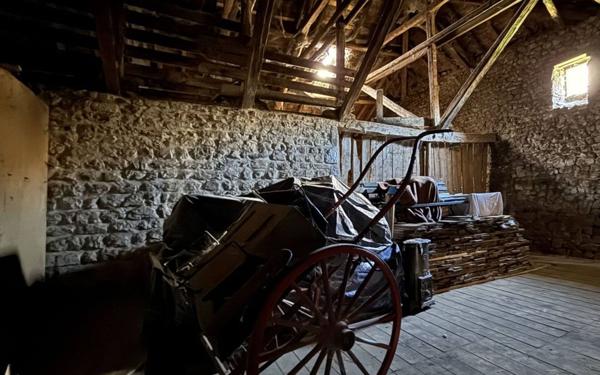 Maison à vendre    8 pièces •  Saint-Alban-sur-Limagnole