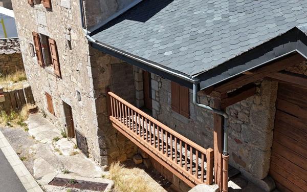 Maison à vendre    8 pièces •  Saint-Alban-sur-Limagnole