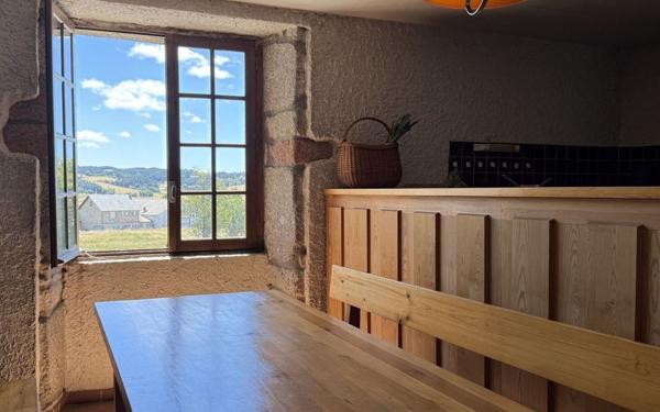 Maison à vendre    8 pièces •  Saint-Alban-sur-Limagnole