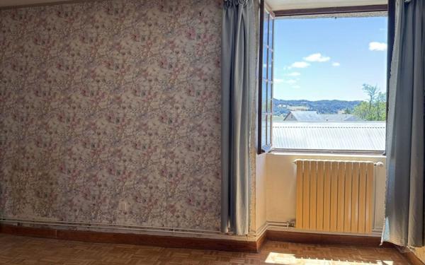 Maison à vendre    8 pièces •  Saint-Alban-sur-Limagnole