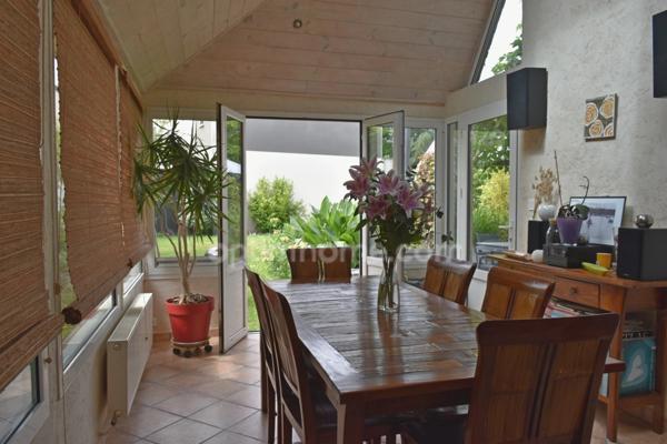 Maison bourgeoise de 4 chambres plus studio sur joli terrain paysagé sans vis à vis, en hypercentre